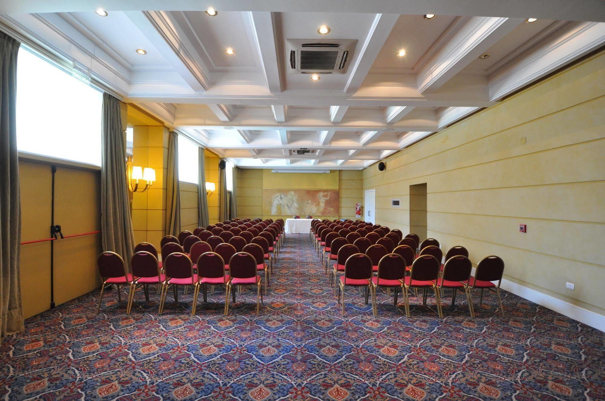Amerian Executive Mendoza Hotel Экстерьер фото